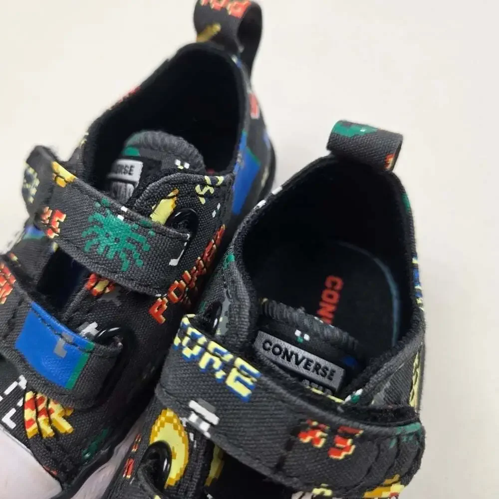 Converse Kids Easy-On Gamer 8 Bit Video Game Low Top Shoes Size 4C